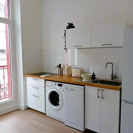 102 - Renove Avec Grand Salon Et 1 - Tram Et Clinique Mutualiste A 1 Min *