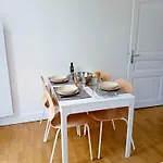 102 - Renove Avec Grand Salon Et 1 - Tram Et Clinique Mutualiste A 1 Min דירה *