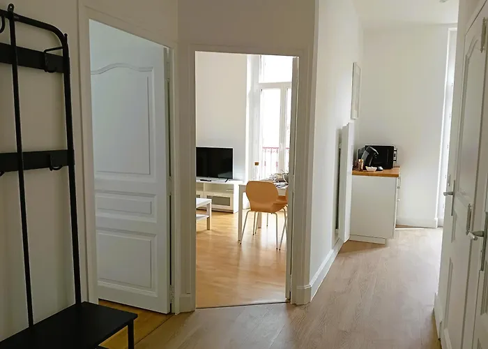 102 - Renove Avec Grand Salon Et 1 - Tram Et Clinique Mutualiste A 1 Min דירה *