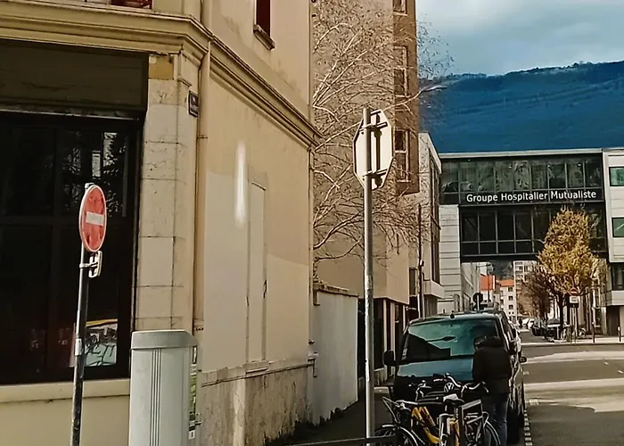 Apartman 102 - Renove Avec Grand Salon Et 1 - Tram Et Clinique Mutualiste A 1 Min Grenoble